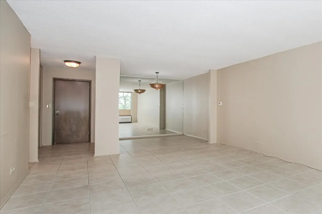2000 Saint Regis Drive Lombard IL 60148