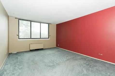 2000 Saint Regis Drive Lombard IL 60148