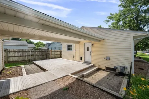 501 38TH Street Moline IL 61265