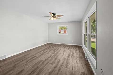 501 38TH Street Moline IL 61265