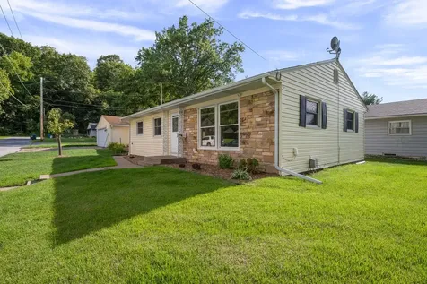 501 38TH Street Moline IL 61265