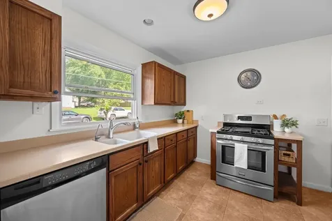 501 38TH Street Moline IL 61265