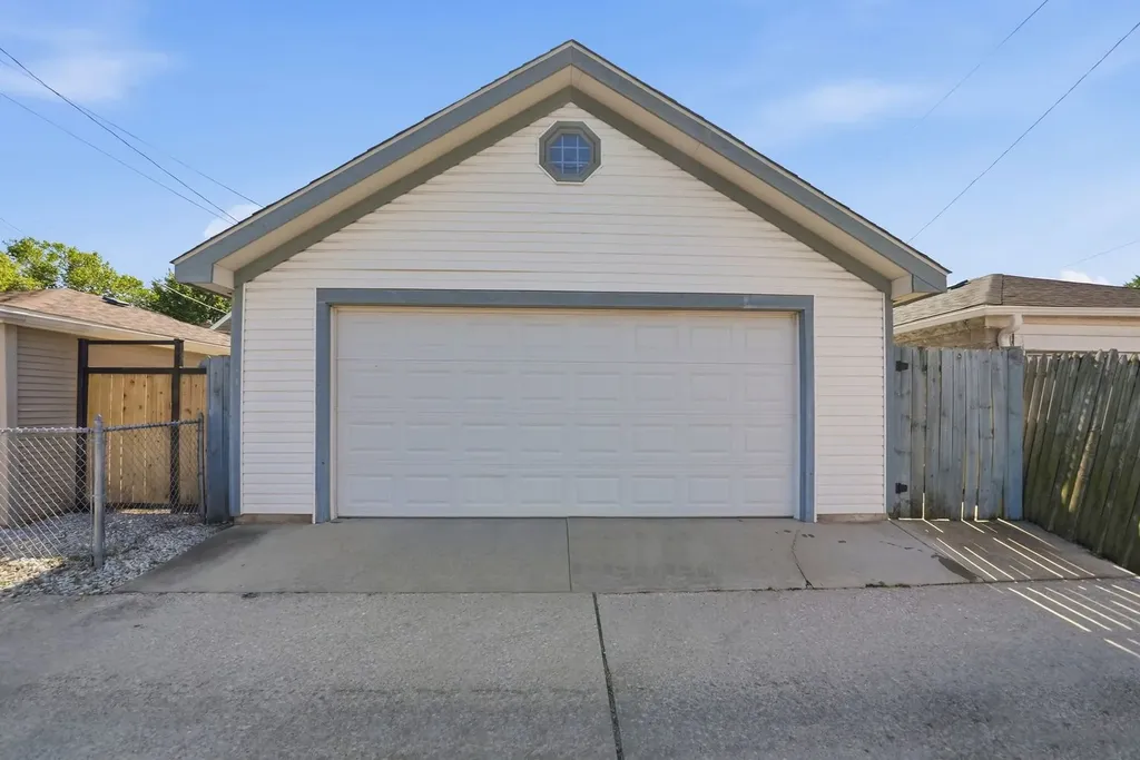 6514 South Kedvale Avenue Chicago IL 60629