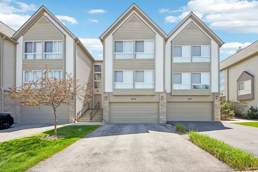 673 East Fountainview Drive Mundelein IL 60060