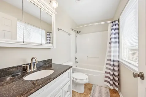 673 East Fountainview Drive Mundelein IL 60060