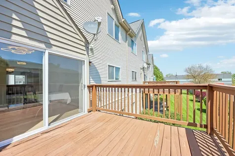 673 East Fountainview Drive Mundelein IL 60060