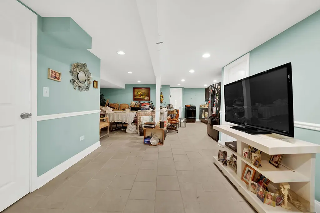 6228 South Menard Avenue Chicago IL 60638