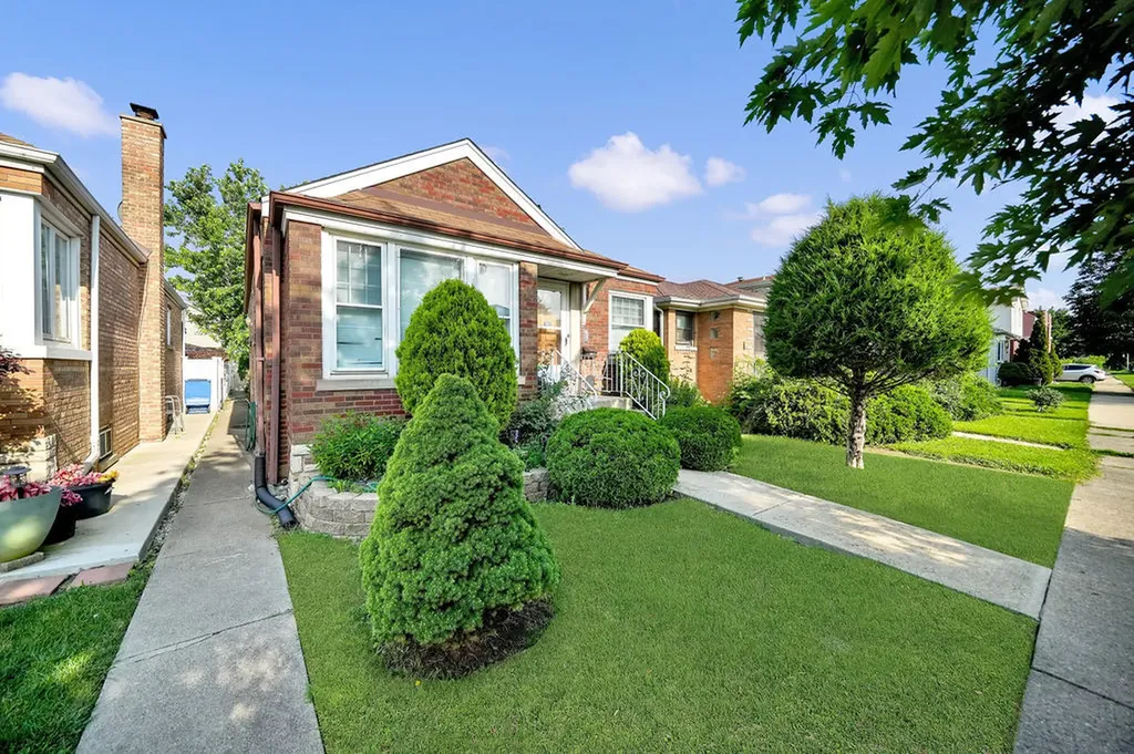 6228 South Menard Avenue Chicago IL 60638