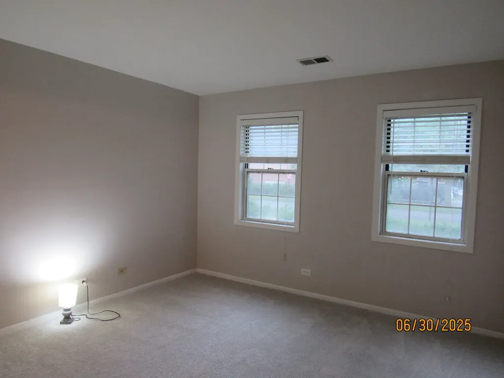 352 Pembroke Court Schaumburg IL 60193
