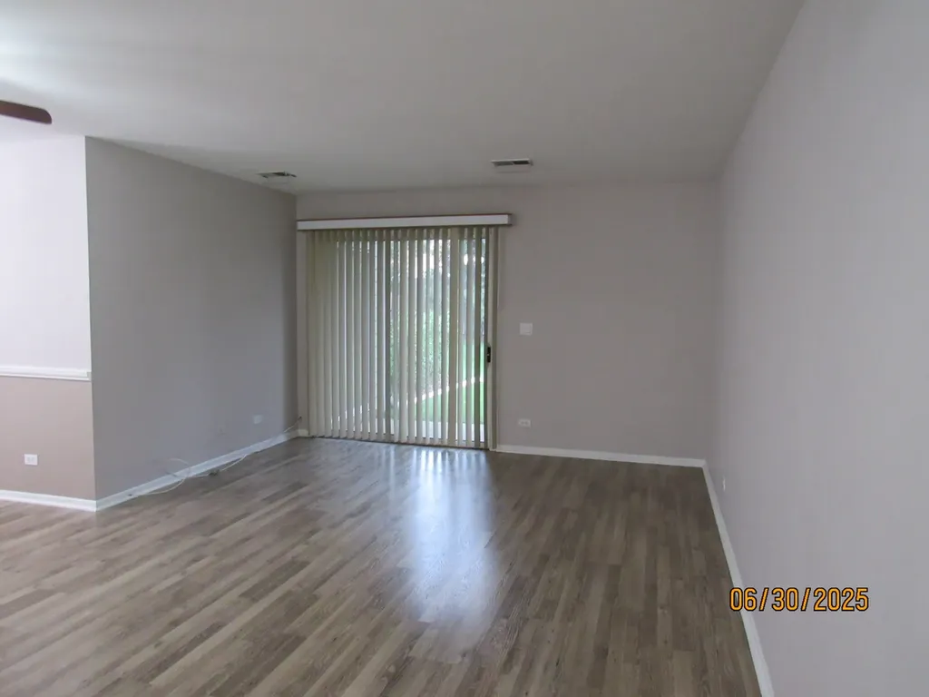 352 Pembroke Court Schaumburg IL 60193