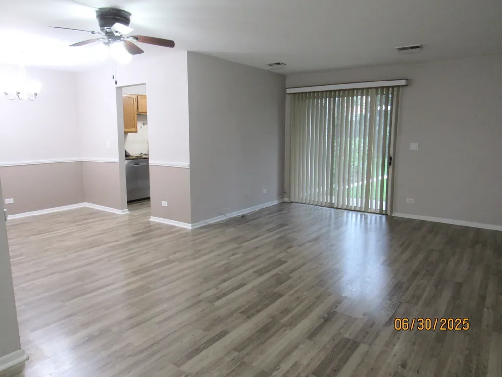 352 Pembroke Court Schaumburg IL 60193