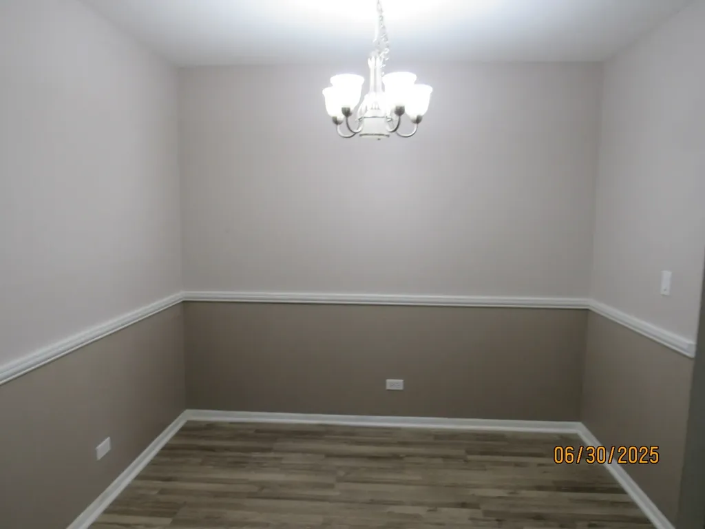 352 Pembroke Court Schaumburg IL 60193