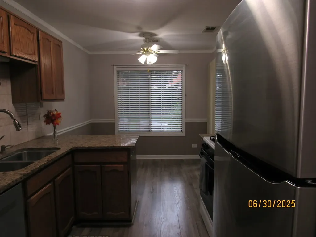 352 Pembroke Court Schaumburg IL 60193
