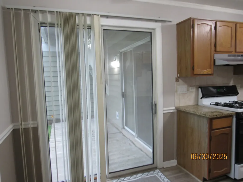 352 Pembroke Court Schaumburg IL 60193