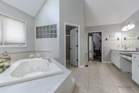 2627 Rutland Road Naperville IL 60564