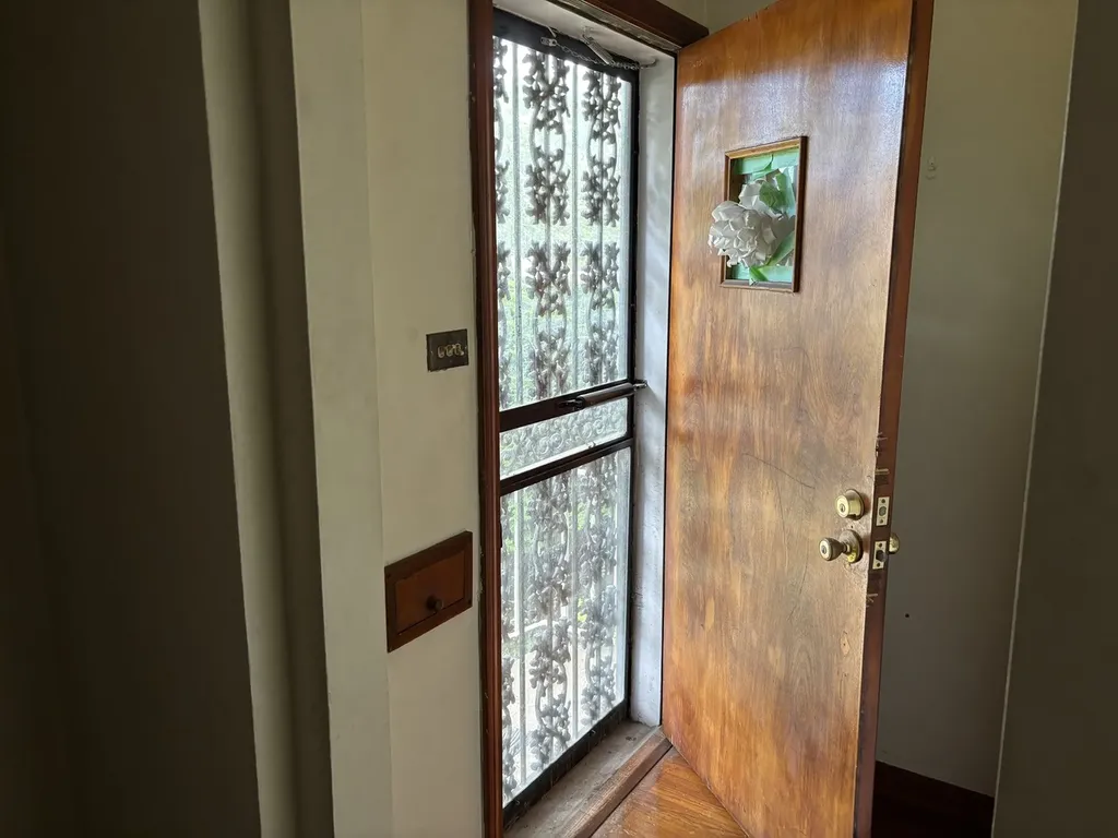 9114 South Ellis Avenue Chicago IL 60619