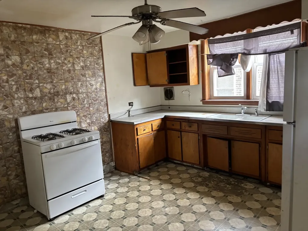 9114 South Ellis Avenue Chicago IL 60619