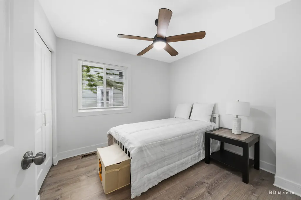 8541 South Givins Court Chicago IL 60620