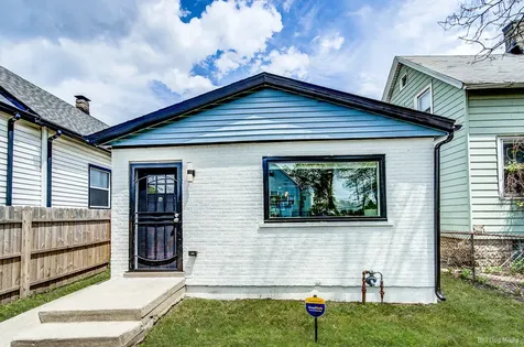 8541 South Givins Court Chicago IL 60620