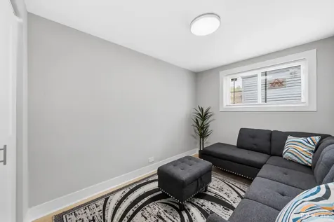 8541 South Givins Court Chicago IL 60620