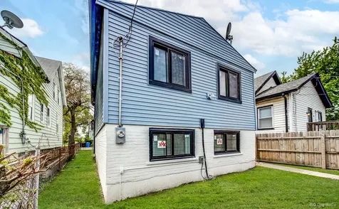 8541 South Givins Court Chicago IL 60620
