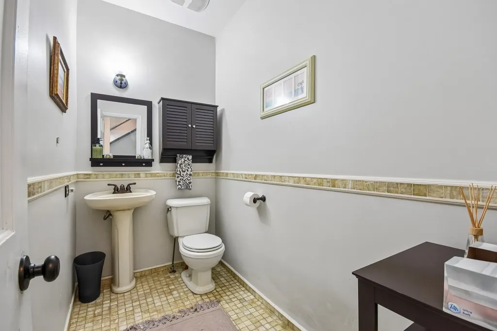 1618 North Burling Street Chicago IL 60614