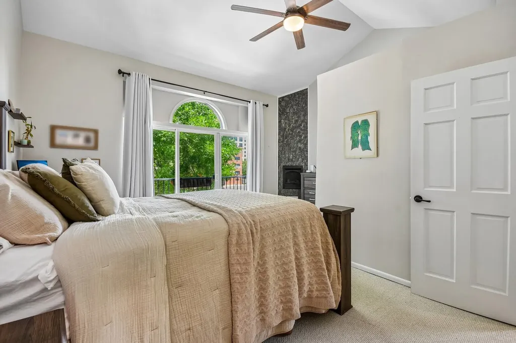 1618 North Burling Street Chicago IL 60614