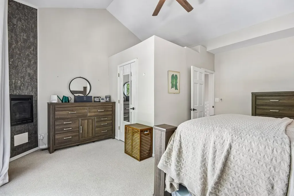 1618 North Burling Street Chicago IL 60614