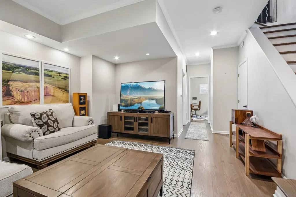 1618 North Burling Street Chicago IL 60614