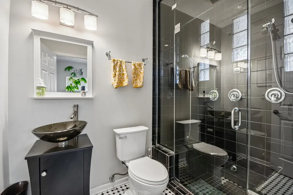 1618 North Burling Street Chicago IL 60614