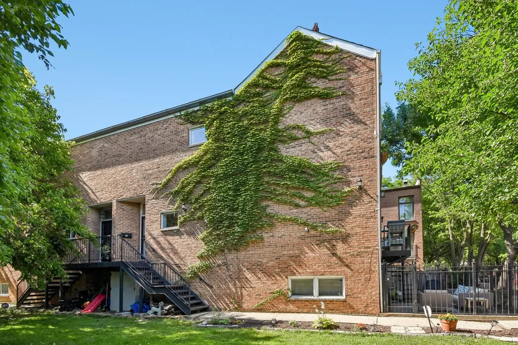 1618 North Burling Street Chicago IL 60614