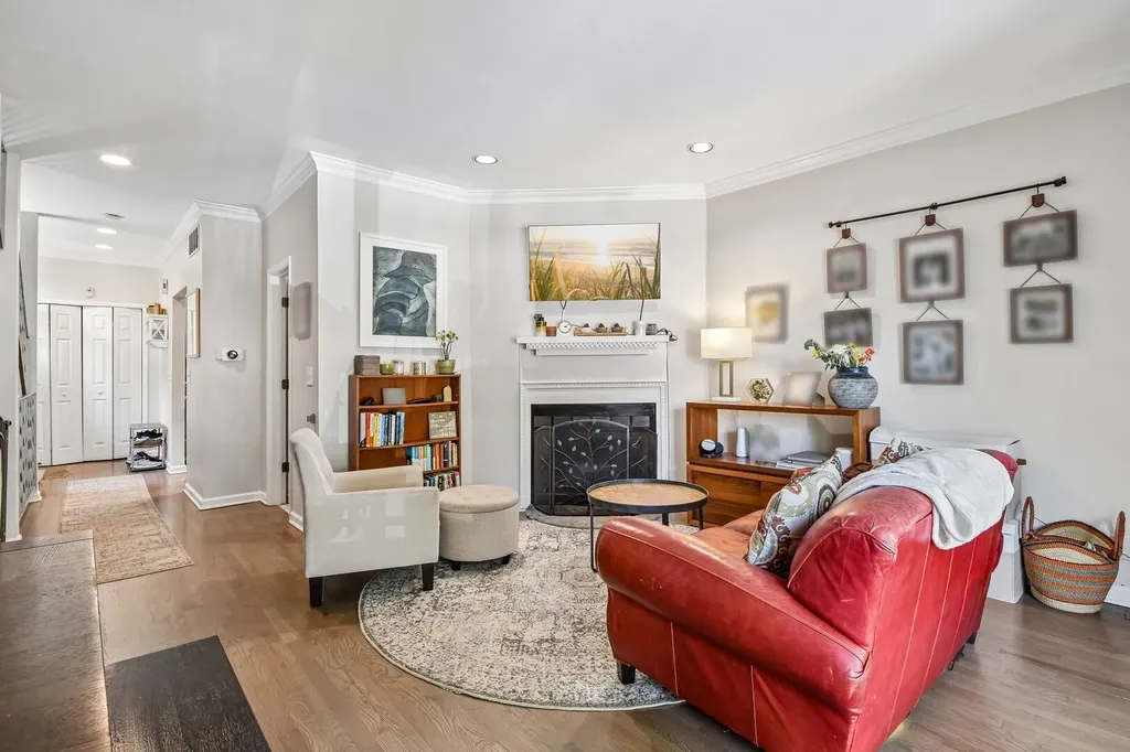 1618 North Burling Street Chicago IL 60614