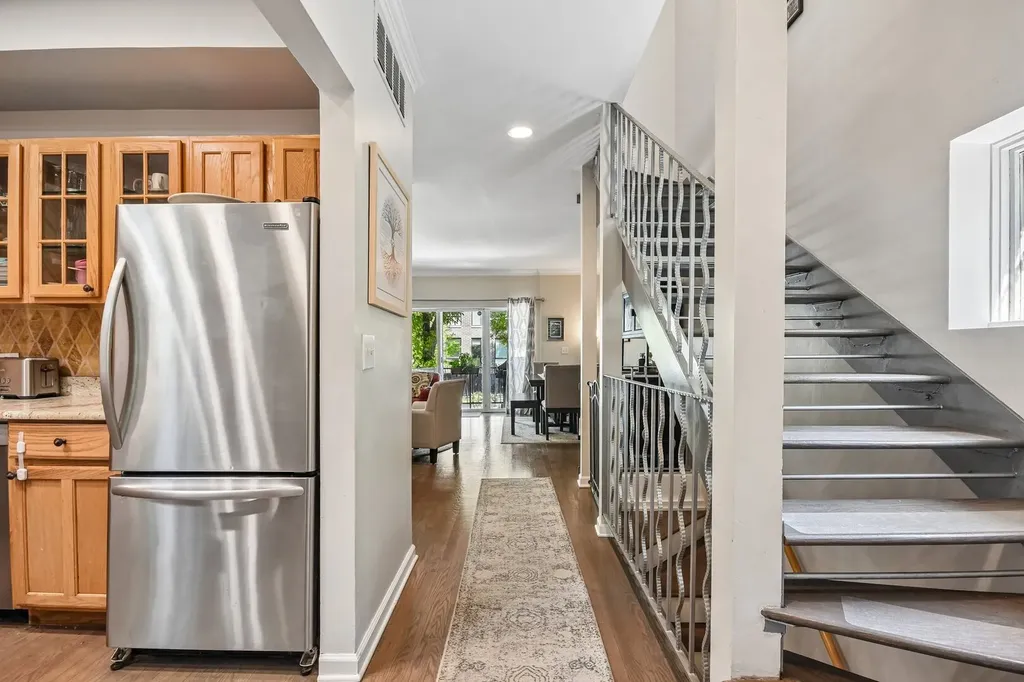 1618 North Burling Street Chicago IL 60614