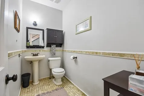 1618 North Burling Street Chicago IL 60614