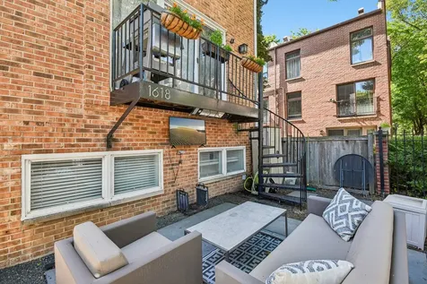1618 North Burling Street Chicago IL 60614