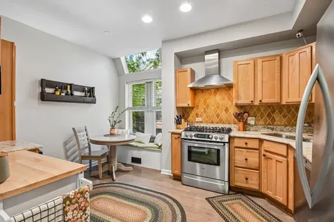 1618 North Burling Street Chicago IL 60614