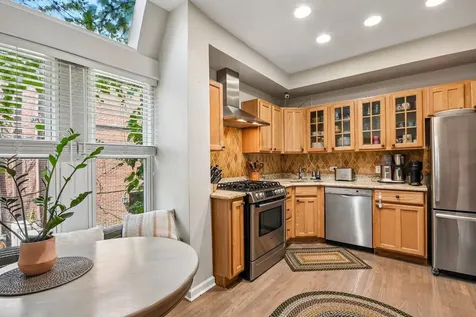 1618 North Burling Street Chicago IL 60614