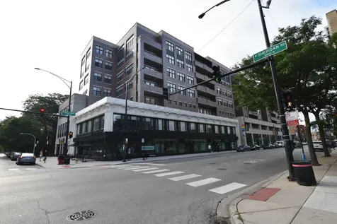 3833 North Broadway Street Chicago IL 60613