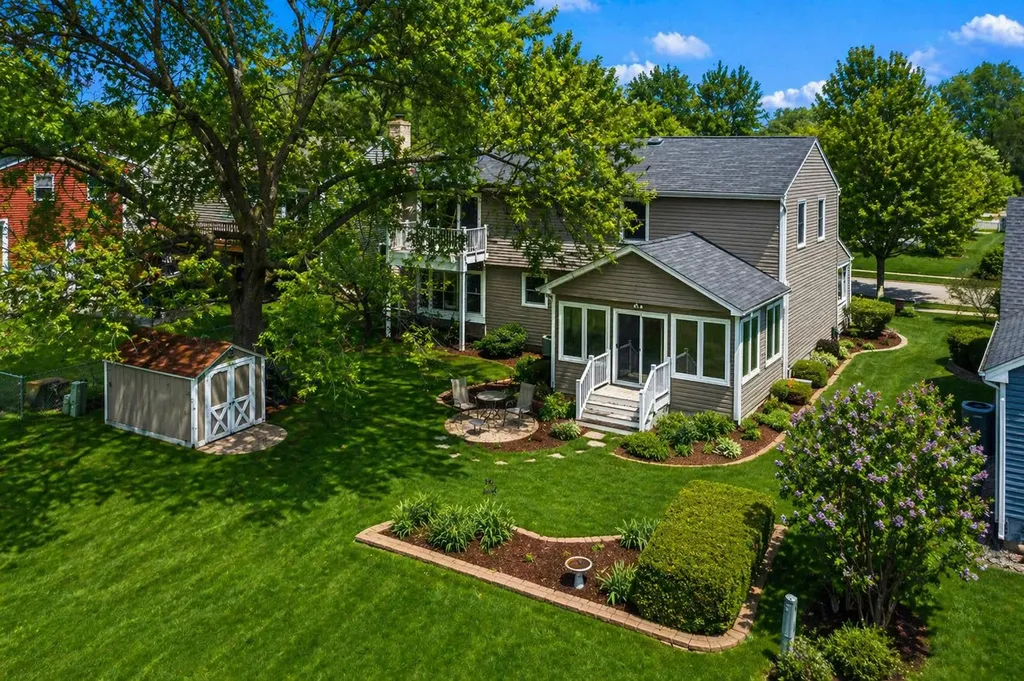 2025 Ivy Court Schaumburg IL 60194