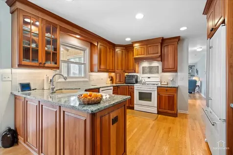 2025 Ivy Court Schaumburg IL 60194