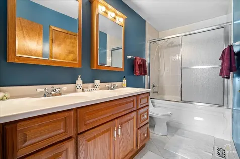 2025 Ivy Court Schaumburg IL 60194