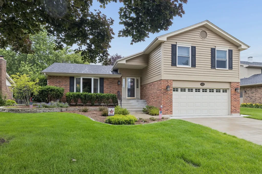 449 Farnham Lane Wheaton IL 60189