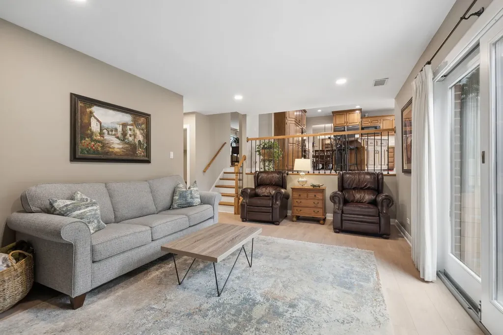 449 Farnham Lane Wheaton IL 60189