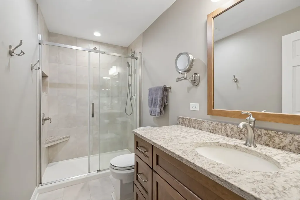 449 Farnham Lane Wheaton IL 60189