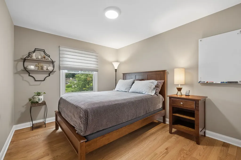 449 Farnham Lane Wheaton IL 60189