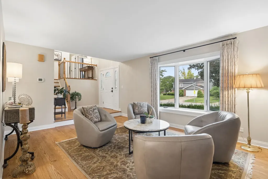 449 Farnham Lane Wheaton IL 60189
