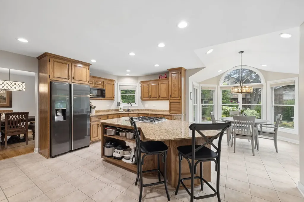 449 Farnham Lane Wheaton IL 60189