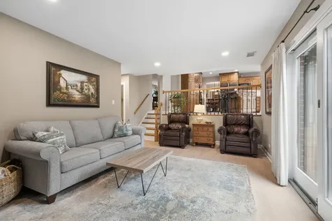 449 Farnham Lane Wheaton IL 60189