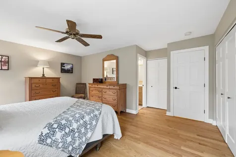 449 Farnham Lane Wheaton IL 60189