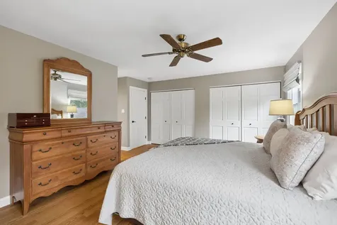 449 Farnham Lane Wheaton IL 60189